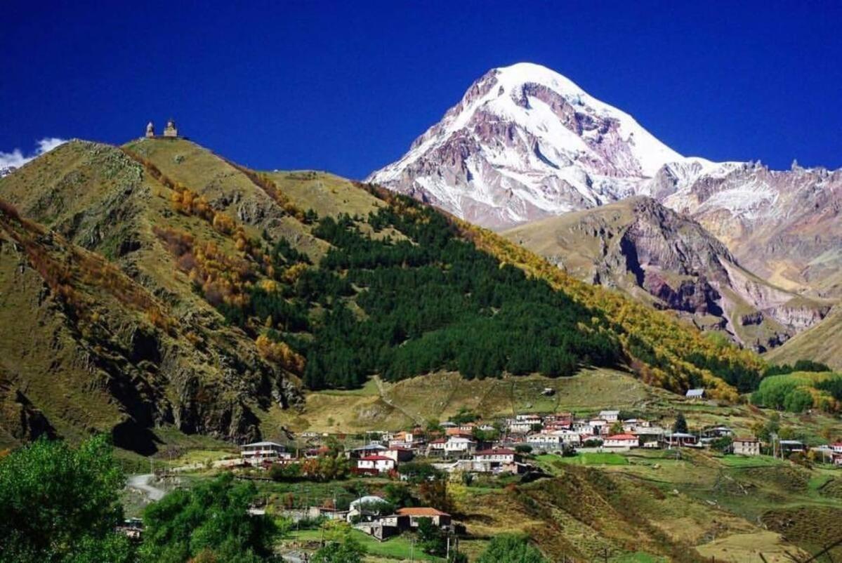 Tamila Guest House Kazbegi Exteriör bild